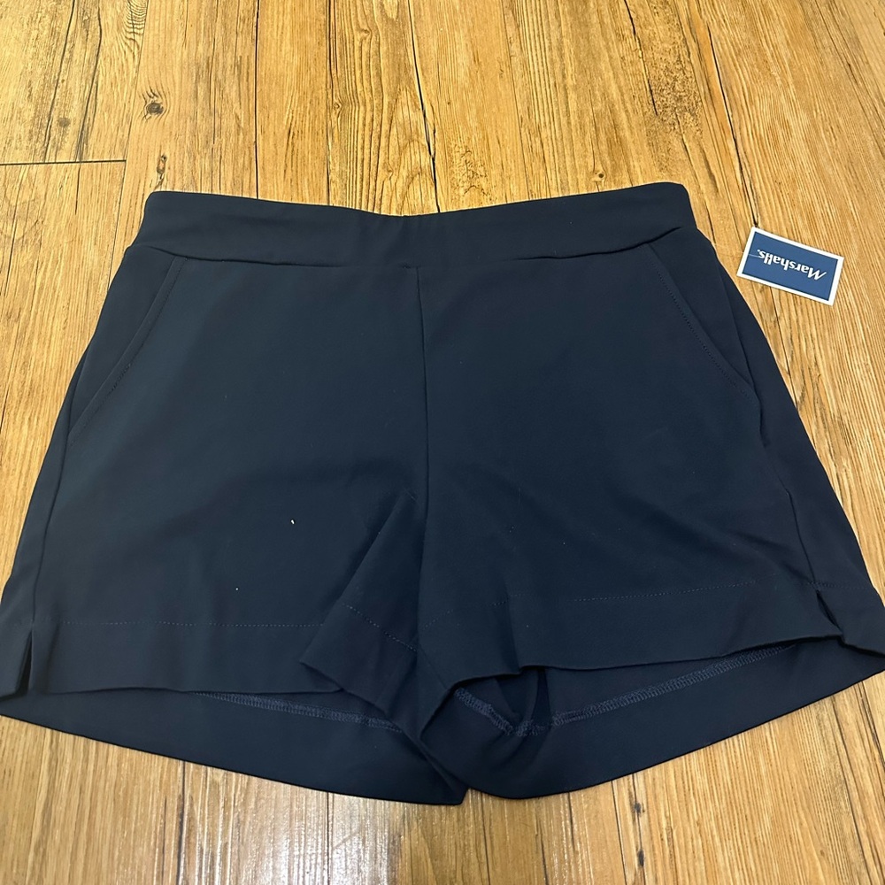 NWT Women's Navy Shorts sz medium